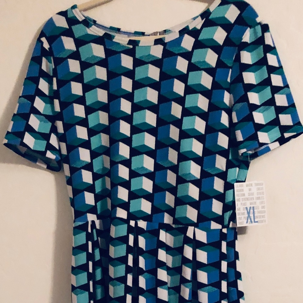 LULAROE AMELIA